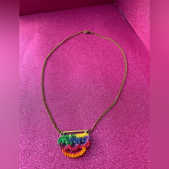 🌈 Delicate Rainbow Necklace 🌈 - Picture 4 of 4